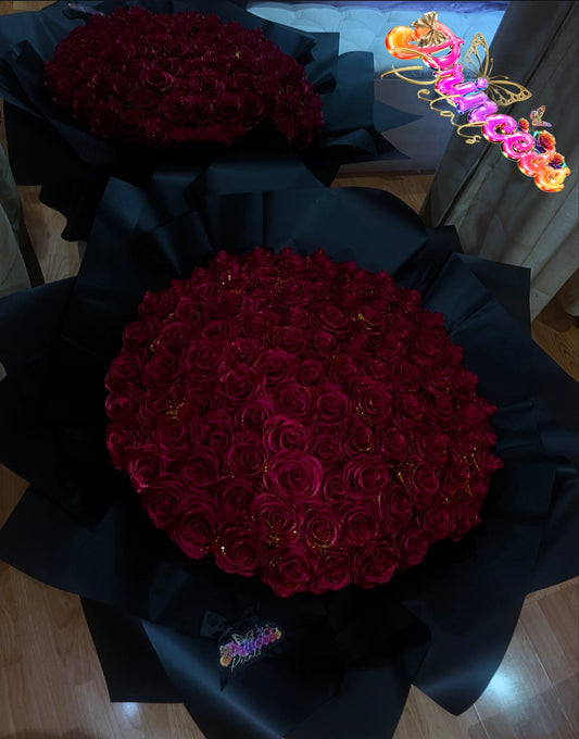 100 Roses with gold sparkles